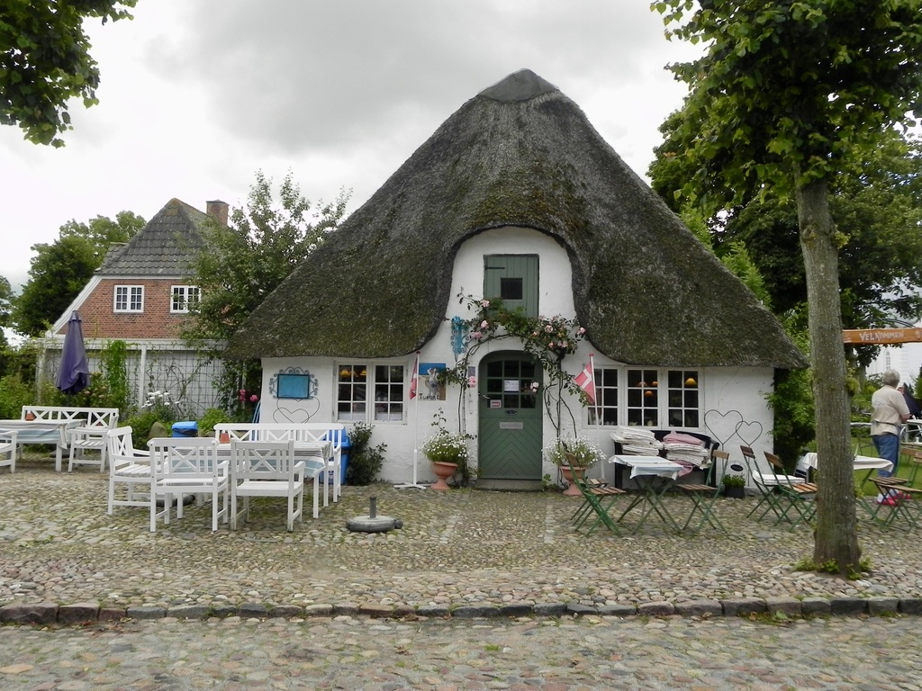 Caffè nella via centrale