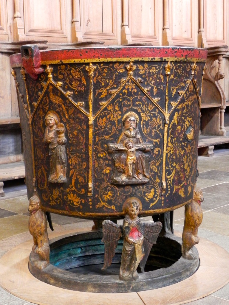 Il fonte battesimale