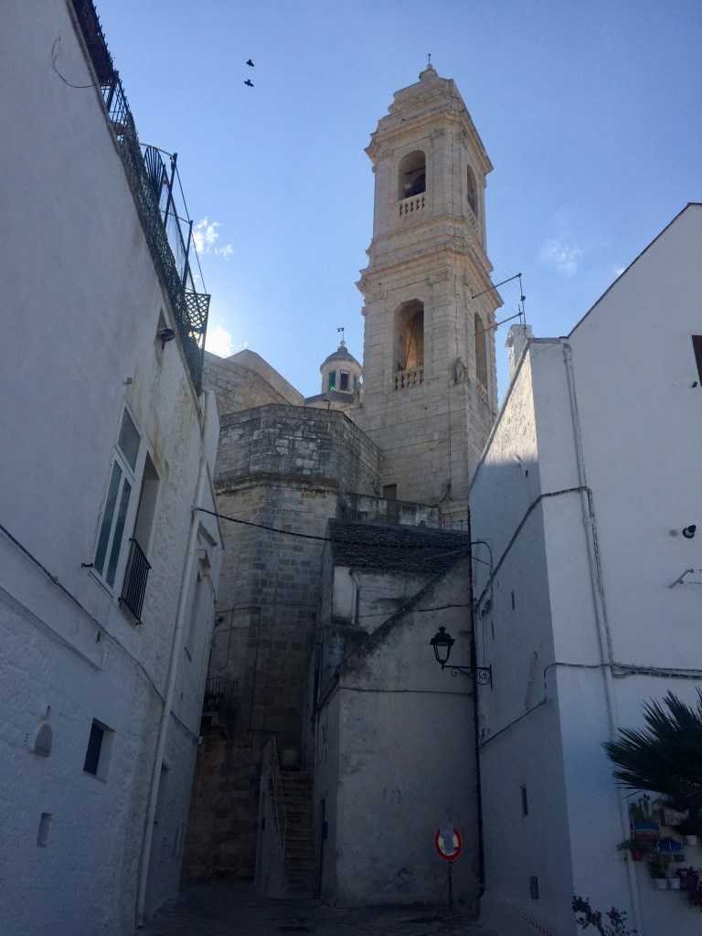 Veduta del campanile della chiesa Madre