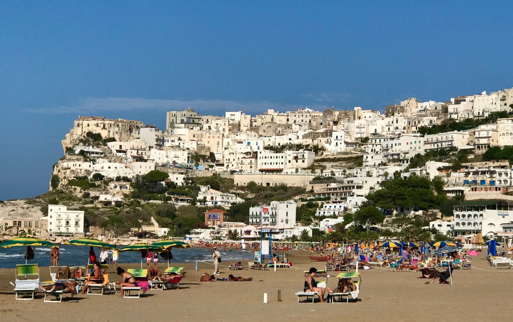 Peschici dalla spiaggia